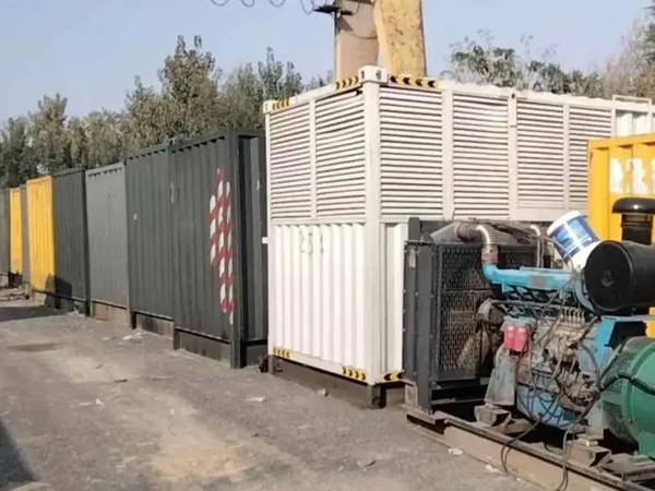 竞秀200KW柴油发电机机组每小时油耗是多少？